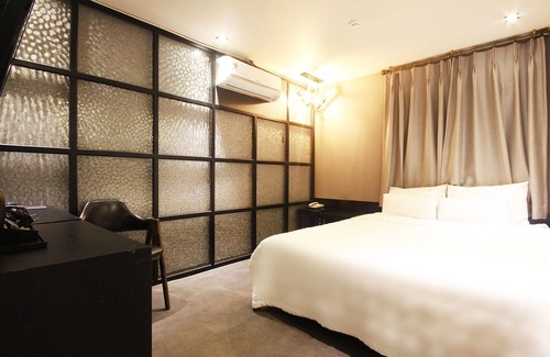 Jinhae-daero Hotel | Changwon Jinhae Olive