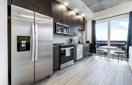 Channel District Apartment | Channelside | Remote Work | Amazing View