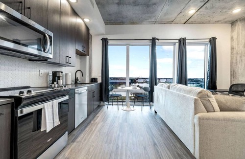 Channel District Apartment | Channelside | Remote Work | Amazing View