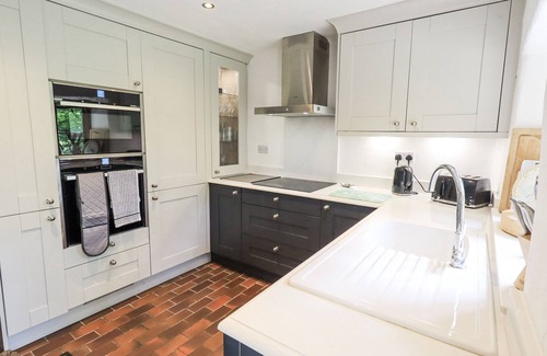 Ennerdale Bridge Cottage | CHAPEL COTTAGE, family friendly, with open fire in Ennerdale