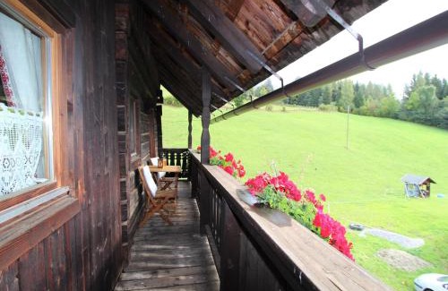 Fresach House | Characterful old farmhouse with 4 apartments in Fresach Carinthia with garden