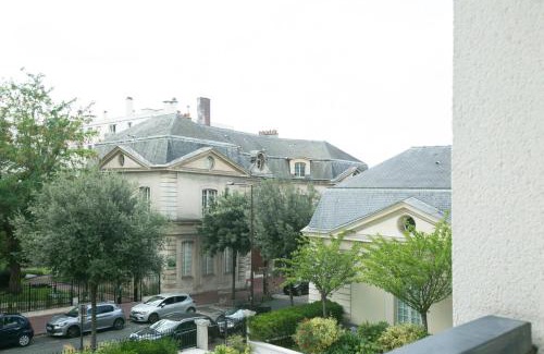 Charenton-le-Pont Apartment | Charenton - View &Elegance