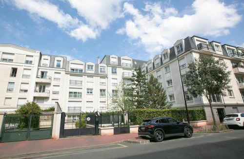 Charenton-le-Pont Apartment | Charenton - View &Elegance