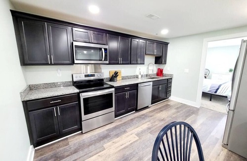 New Baltimore Apartment | "Charlie's by the Bay" Unit 4