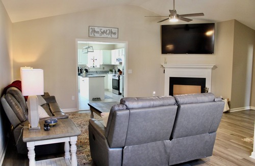 Five Forks House | Charm, Convenience, Comfort & Cleanliness in this delightful Simpsonville home!