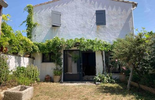Saint-Clement-des-Baleines House | Charmante maison à l'île de Ré au calme, avec jardin et deux vélos