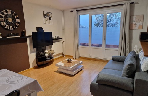 Val de Brie Apartment | Charmant 2 Pièces Proche Paris