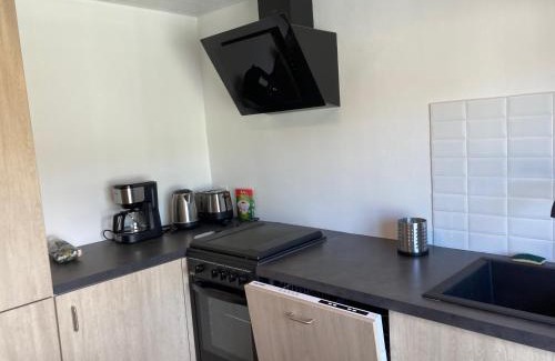 Touques Apartment | Charmant appart rénové pour 6, à 5 min de la plage et du centre, avec parking - Trouville - FR-1-712-65
