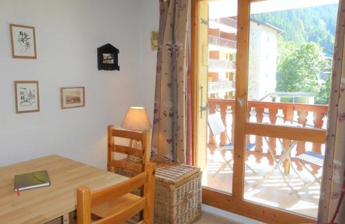 Areches Apartment | Charmant appart rénové 4 pers, balcon sud, plein centre, proche ski et piscine! - FR-1-342-187