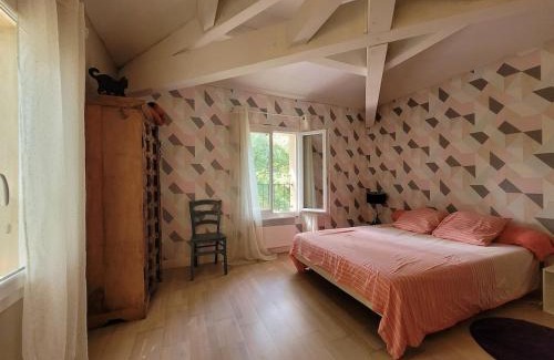 Condom House | Charmant cottage en pierre dans un parc arboré