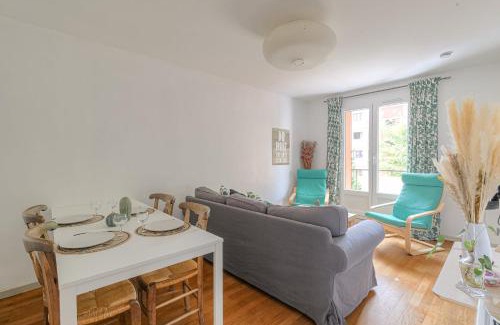 Zola - Pressense Apartment | Charmant et Chaleureux proche métro Gratte-Ciel