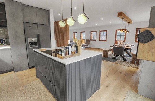 Ormont-Dessous Ski Chalet | Charmant et Spacieux Chalet Moderne