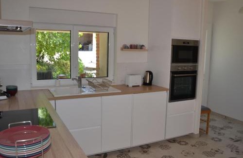 Chilleurs-aux-Bois House | Charmant gîte à la ferme avec terrasse et vue sur la mare - FR-1-590-540