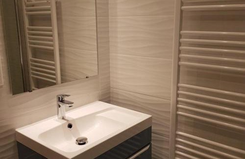 Montgenevre Apartment | Charmant studio cabine pour 4 personnes face aux pistes à Montgenèvre - FR-1-266-98