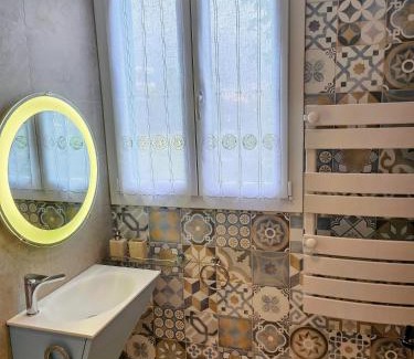 Villeneuve-Loubet Apartment | Charmant studio près de la plage avec jacuzzi et terrasse privative