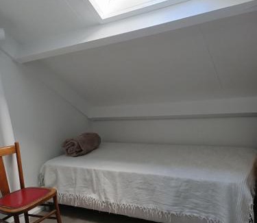 Claouey Apartment | Charmant triplex avec jardin, proche des plages