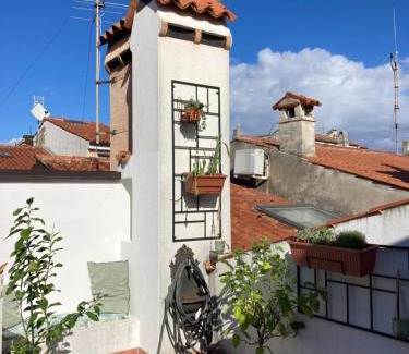 Muggia House | Charmantes Altstadthaus mit Dachterrasse