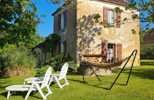 Saint-Marcel-du-Perigord Cottage | Charming Renovated Cottage with Fireplace, Garden, and Proximity to Top Attractions
