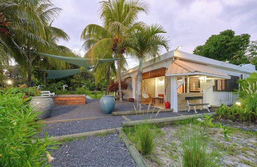 Pointe Aux Sables Apartment | Charming 1 bedroom studio sea front and huge creole garden with AC, WiFi