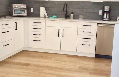 Roberts Creek Apartment | Charming 1-bedroom apartment in Roberts Creek with WiFi.