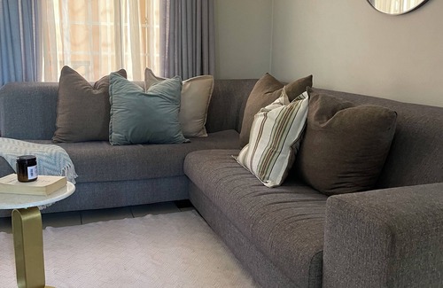 Gaborone Apartment | Charming 1-Bedroom Apartment in – Ideal for Couples & Solo Travelers!