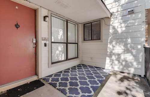 Northeast Dallas Apartment | Charming 1-bedroom apartment in marvelous Dallas with WiFi, AC