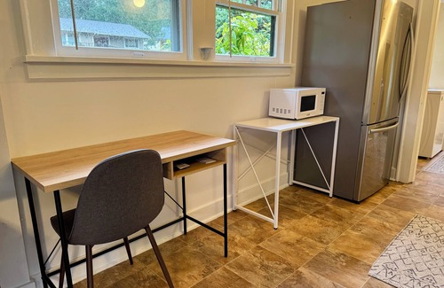 South Bellingham House | Charming 1-bedroom house near Fairhaven Bellingham with WiFi