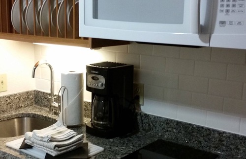 Yachting Village Condo | Charming 1 Bedroom Suite on the harbor in Newport, RI