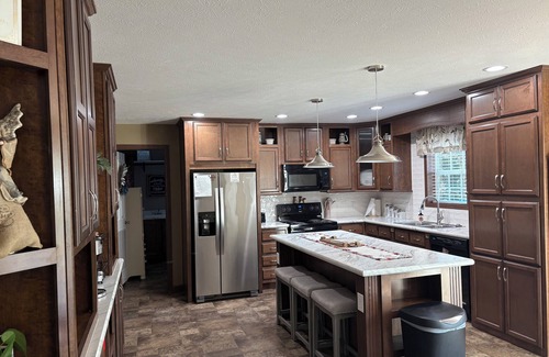 Bloomington House | Charming 1-bedroom house in fabulous Bloomington with AC, full kitchen, laundry.