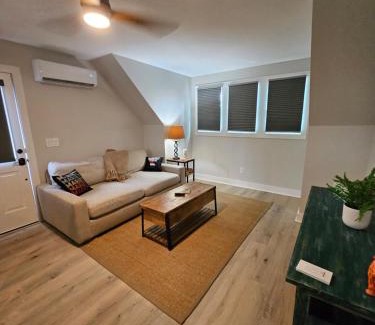Marietta House | Charming 1 BR Carriage House