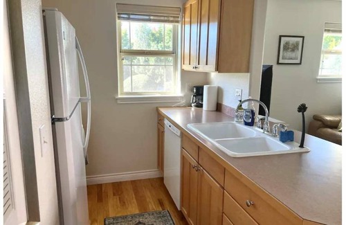 Erie House | Charming 1-BR carriage house in quiet neighborhood