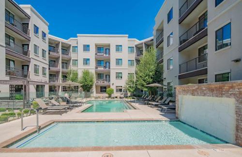Orange Heights Apartment | Charming 1BR in Uptown Biltmore Gym Pool Parking