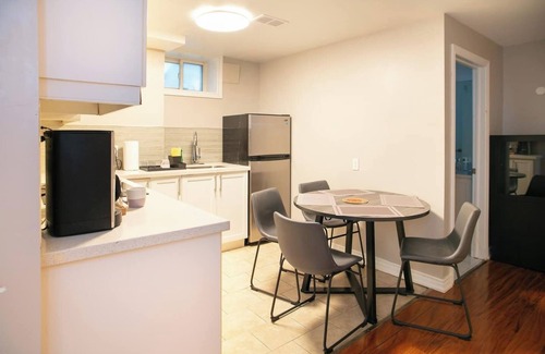 Richmond Hill House | Charming 1BR Unit with Private Entrance & Parking