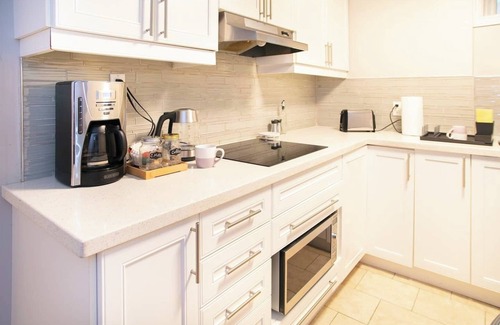 Richmond Hill House | Charming 1BR Unit with Private Entrance & Parking
