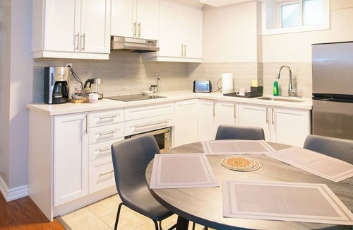 Richmond Hill House | Charming 1BR Unit with Private Entrance & Parking