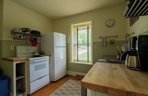 Livingston Manor Cottage | Charming 2-bedroom cottage on private estate in wonderful Livingston Manor