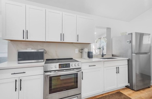 Poiciana Park II House | Charming 2 Bed 1 Bath Cottage in WPB