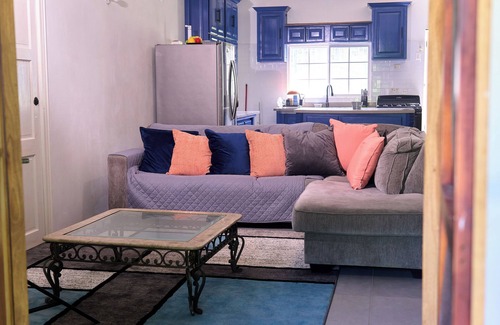 Port Antonio Cottage | Charming 2-bedroom cottage in delightful Portland ,Jamaica West Indies with AC