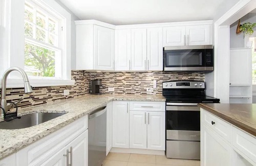 Palm Beach - West Palm Beach House | Charming 2-bedroom bungalow in perfect West Palm Beach, Northwood Harbor with AC