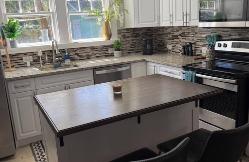 Palm Beach - West Palm Beach House | Charming 2-bedroom bungalow in perfect West Palm Beach, Northwood Harbor with AC