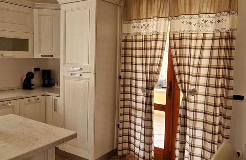 La Maddalena Cottage | Charming 2-bedroom cottage in welcoming La Maddalena with AC, WiFi