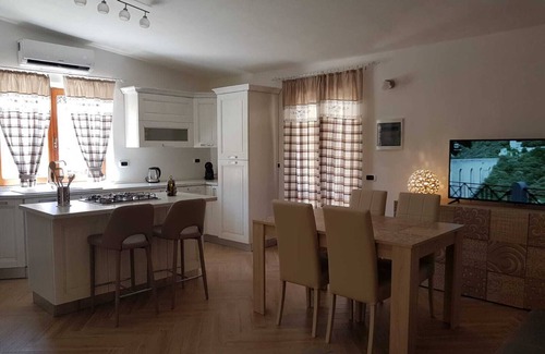 La Maddalena Cottage | Charming 2-bedroom cottage in welcoming La Maddalena with AC, WiFi