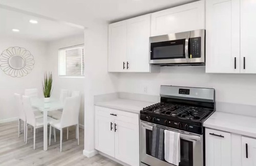 City Heights Apartment | Charming 2-bedroom apartment with WiFi, with gated parking in San Diego!