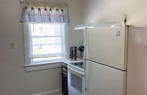 Wabash Apartment | Charming 2-bedroom apartment with WiFi, AC in Wabash. Great location