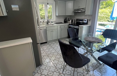 Hyannis Cottage | Charming 2-bedroom cottage with AC, WiFi in serene Barnstable