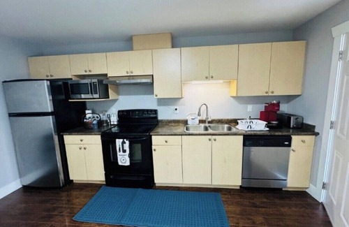 Maple Ridge House | Charming 2-bedroom suite in Maple Ridge