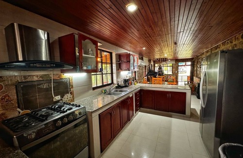 Aguamansa Cabin | Charming 2-bedroom cabin in lovely Providencia with AC, WiFi