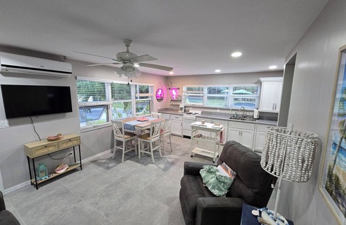 Windsor Park Condo | Charming 2-bedroom condo in Freeport with WiFi, AC. Steps to Coral Beach