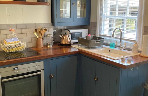 West Mersea House | Charming 2-bedroom terraced house in quaint West Mersea