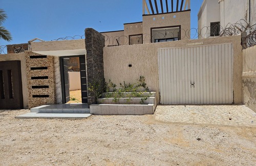 Nouakchott House | Charming 2-bedroom house in marvelous Nouakchott with WiFi, AC